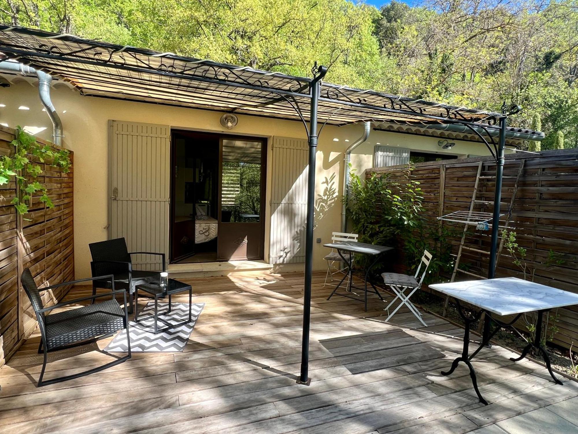 Gite Nature En Luberon Cereste Luaran gambar